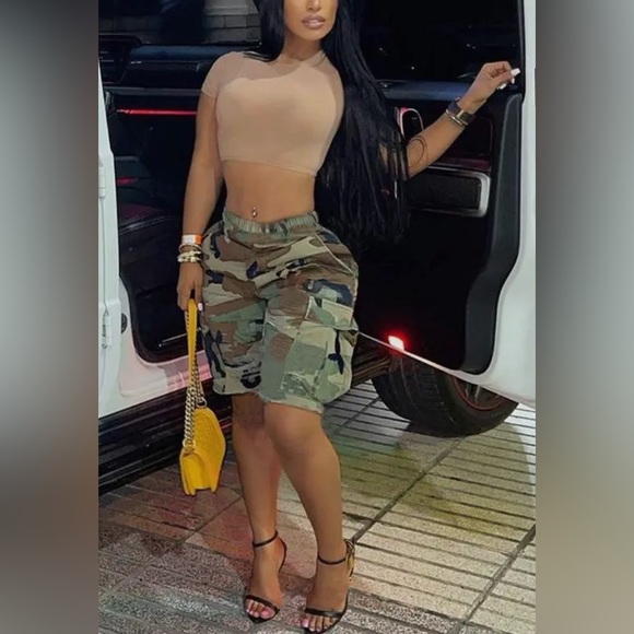 Gallery Dept. Inspired Camo Cargo Shorts 🫡🔥 - Picture 2 of 5